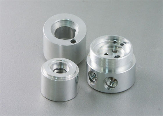 Anodizzato di alluminio CNC parti girate argento CNC lavorazione parti girate fornitori