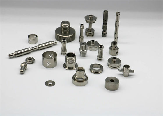 Servizio di tornitura CNC in argento Componenti automatici a tornitura in pelle di precisione