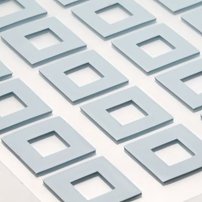 Pad di gomma di silicone grigio ad alta temperatura termicamente conduttivo con campioni da 0,3 mm a 15 mm disponibili